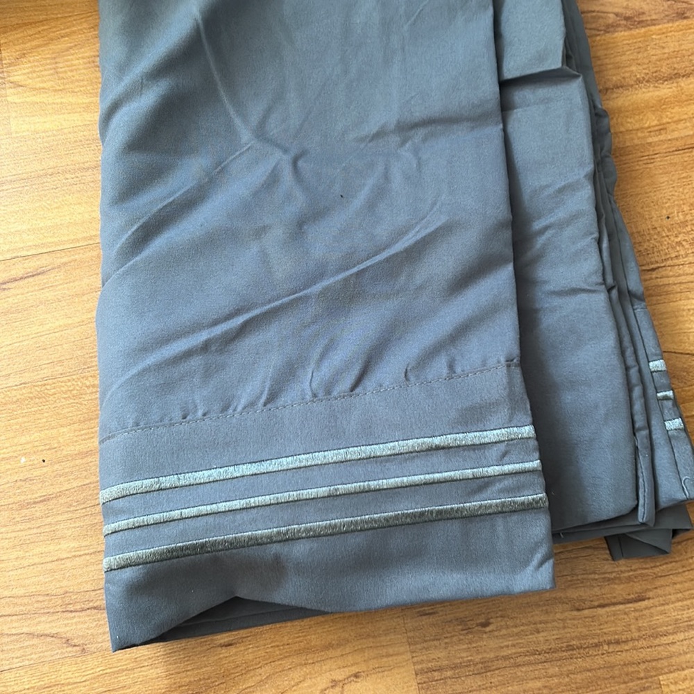 Brand new  set schilucheng Queen sheet set in box - Picture 4 of 13